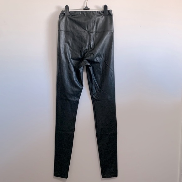 Aritzia Wilfred Free Black faux leather leggings size M - Picture 3 of 3